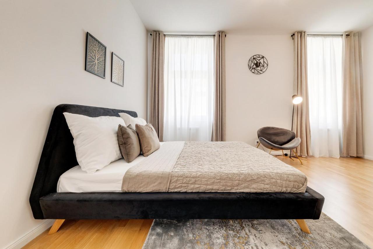 My Prague Apartments Rubesova Esterno foto