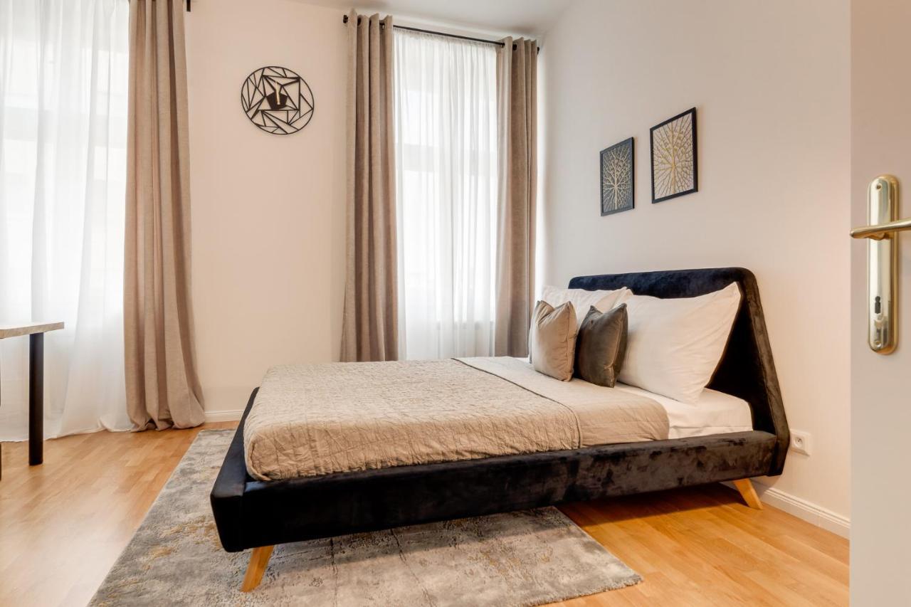 My Prague Apartments Rubesova Esterno foto